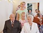 Jadwiga_i_Tomasz_Wieszoek_z_synow_Ewelin_i_wnuczk_Dari_2