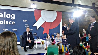 Na zdjęciu Burmistrz Ozimka Jan Labus wita Prezydenta RP Bronisława Komorowskiego