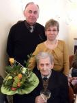 Joze_Mociuk_z_synem_Stanisawem_i_wnuczk_Barbar_int